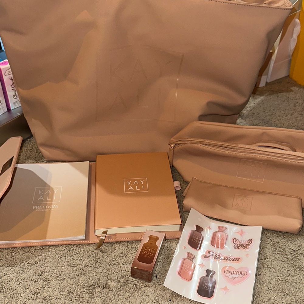Kayali Nude Tote and Accessories Set